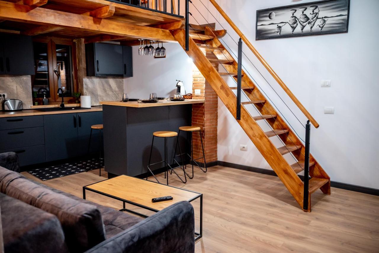 Marco'S Studio Fagaras Luaran gambar