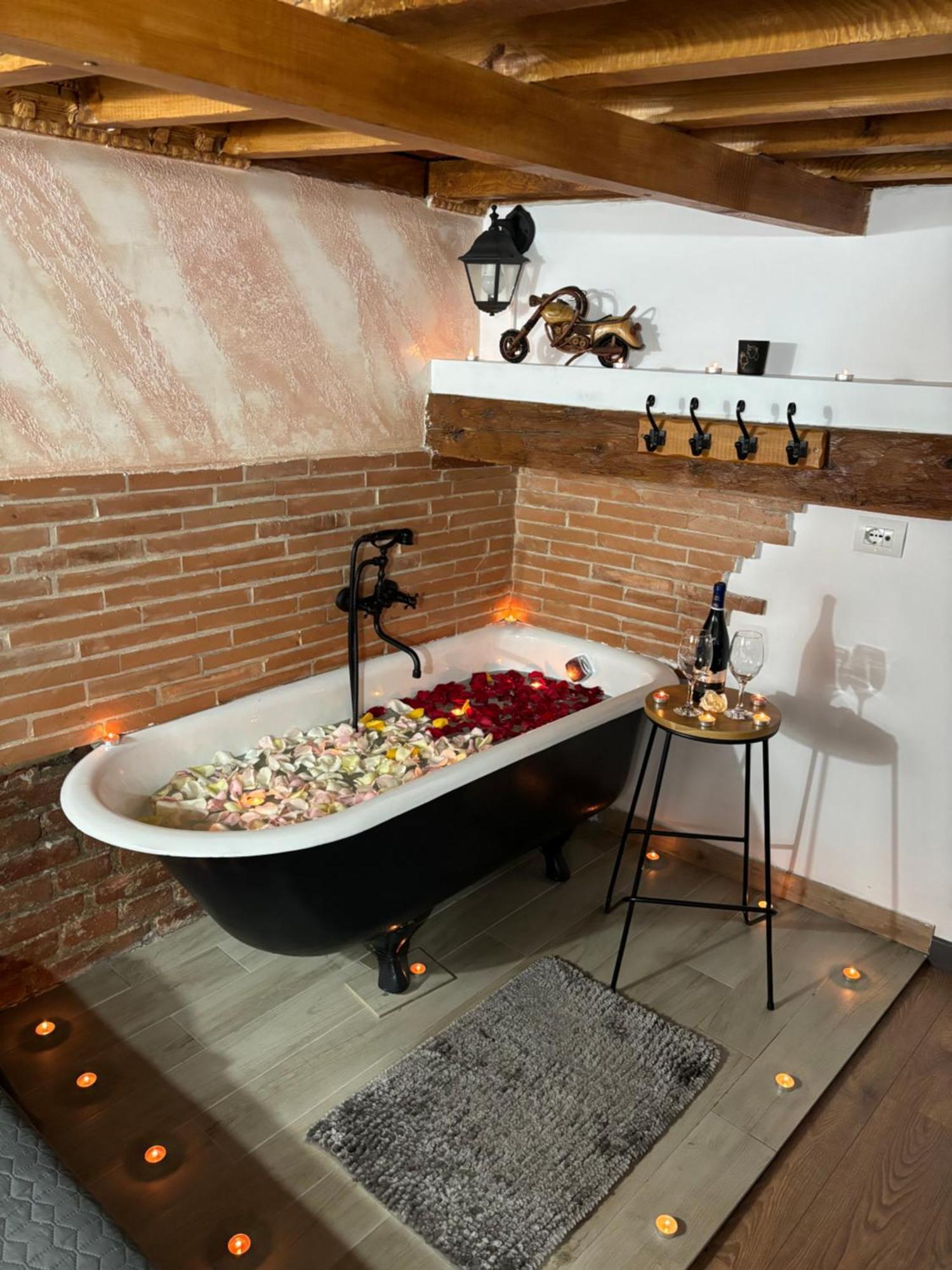 Marco'S Studio Fagaras Luaran gambar